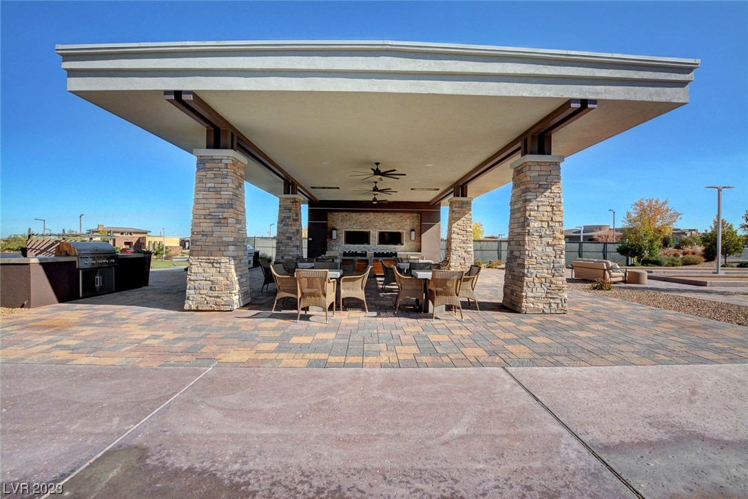 6854 Wood Clover Court