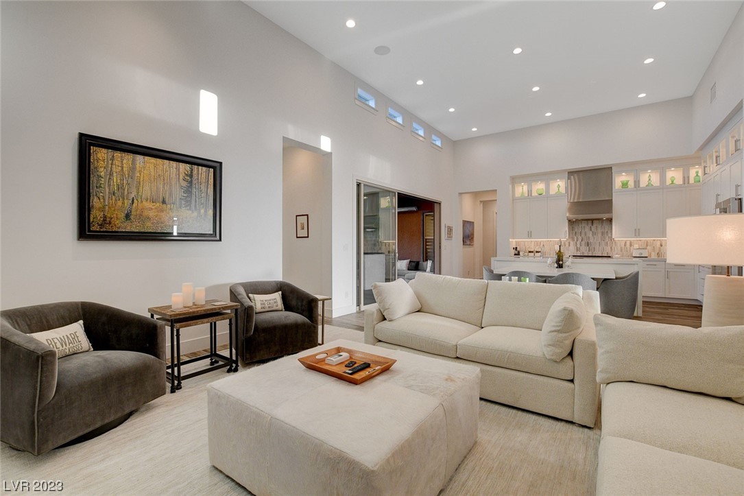 6854 Wood Clover Court