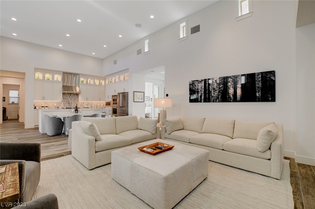 6854 Wood Clover Court