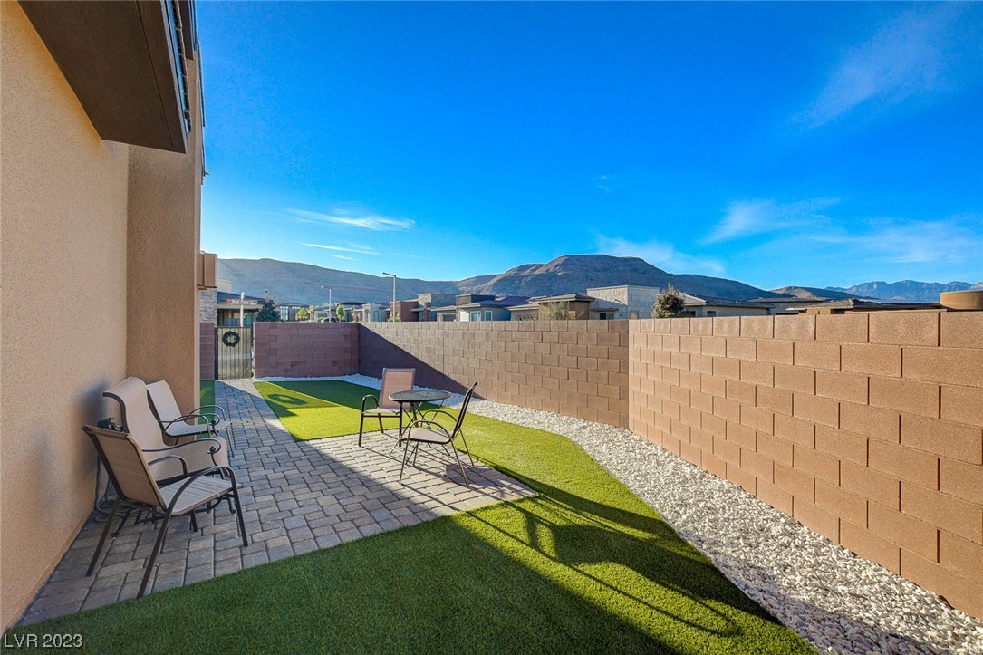 6854 Wood Clover Court