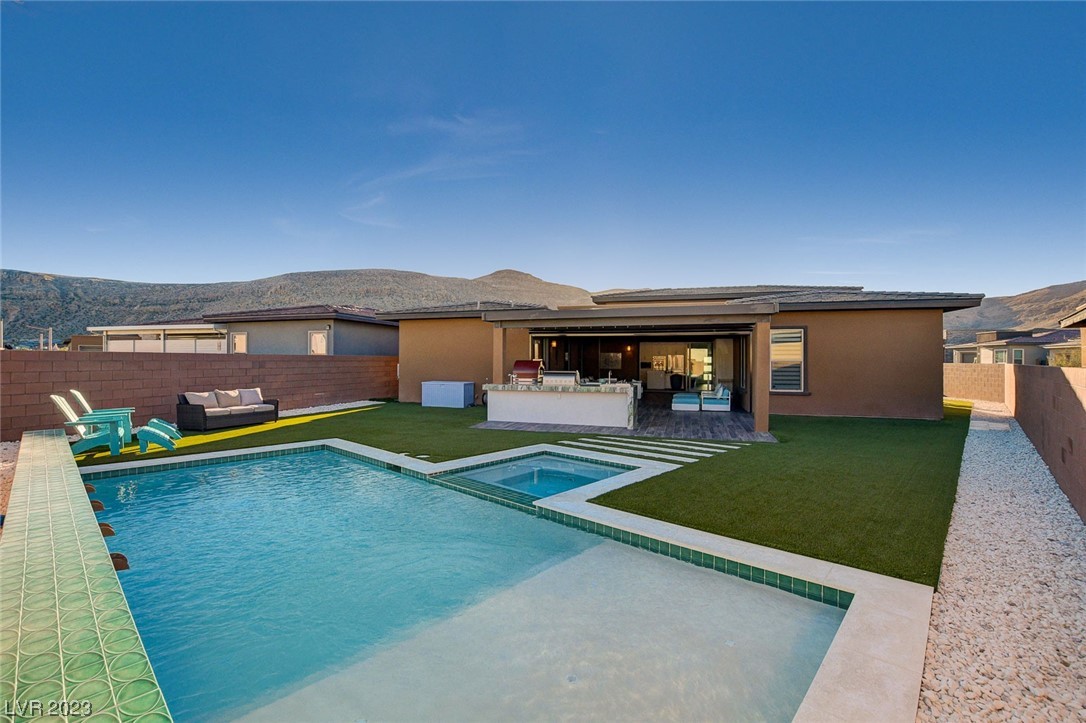6854 Wood Clover Court