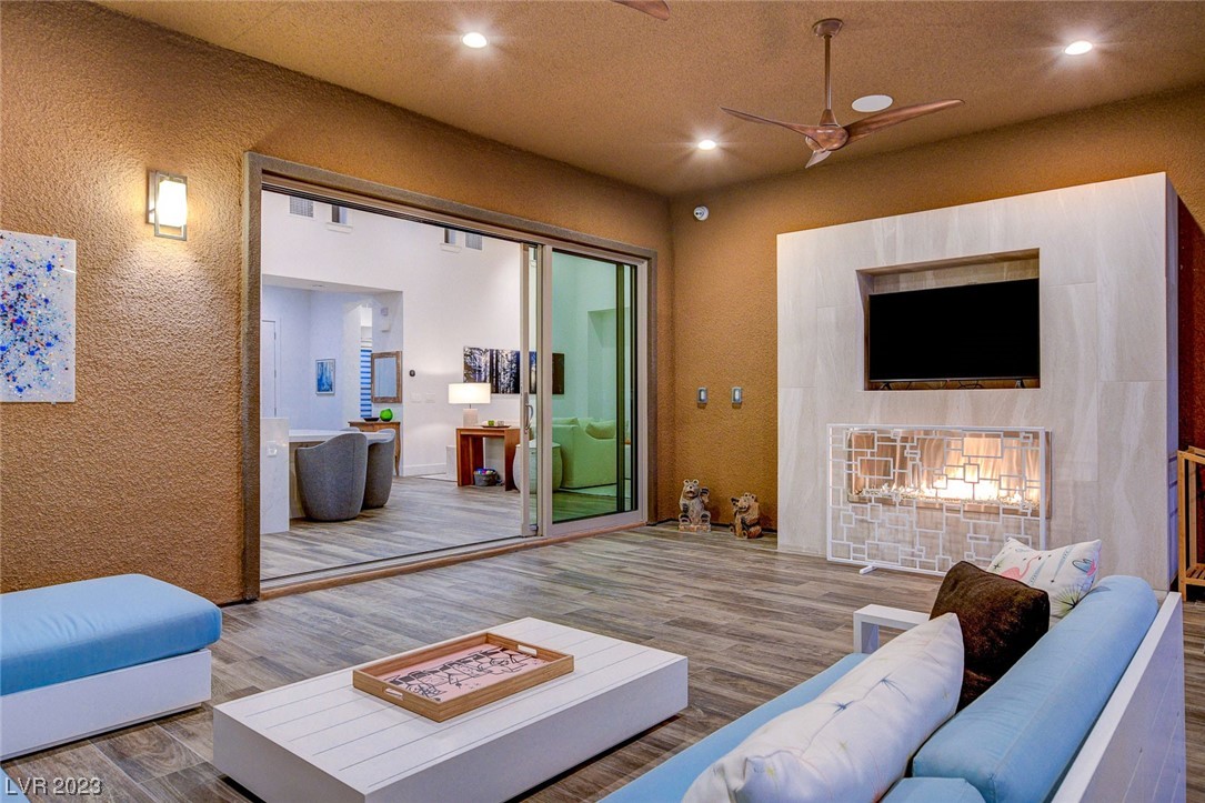 6854 Wood Clover Court