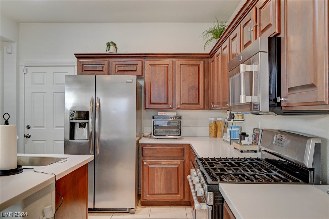 8560 Alocasia Court