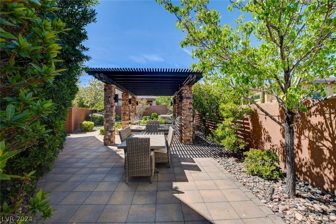 10470 Dove Meadow Way