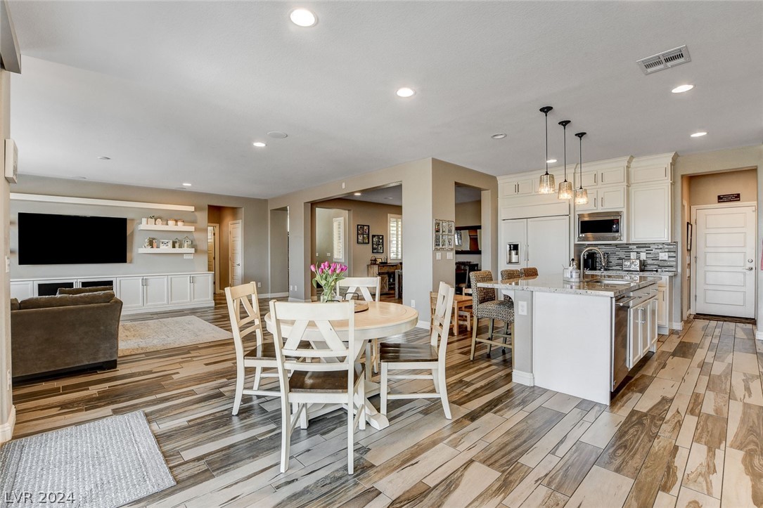 10470 Dove Meadow Way