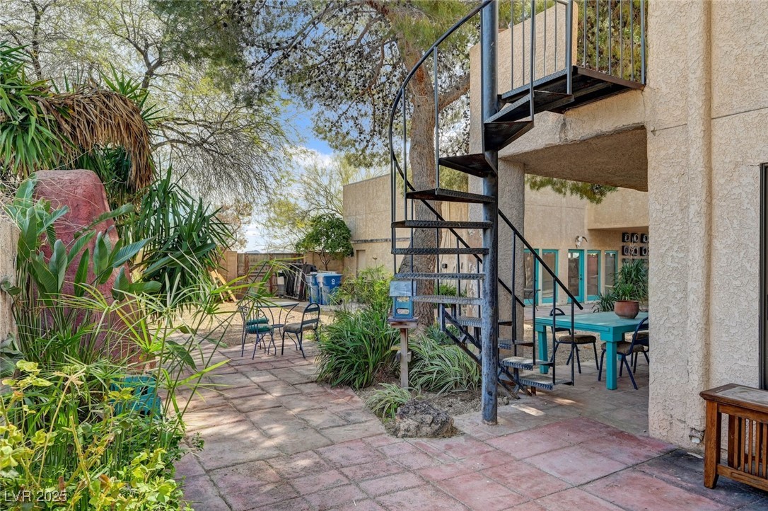 5785 North Tee Pee Lane