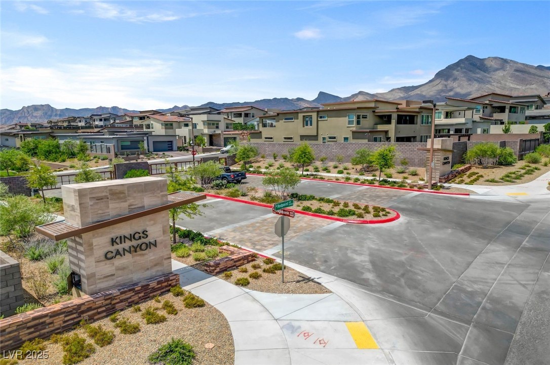 472 Windstone Crest Avenue