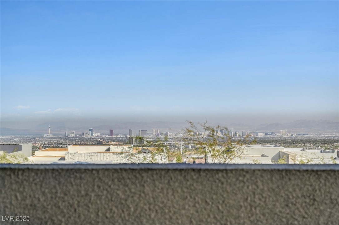 472 Windstone Crest Avenue