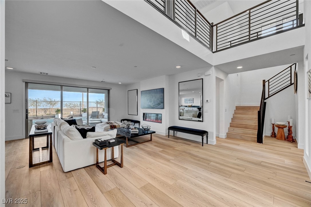 472 Windstone Crest Avenue