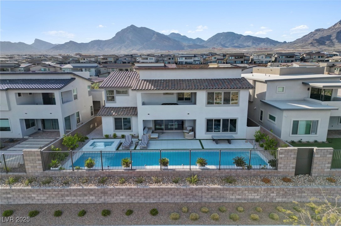 472 Windstone Crest Avenue