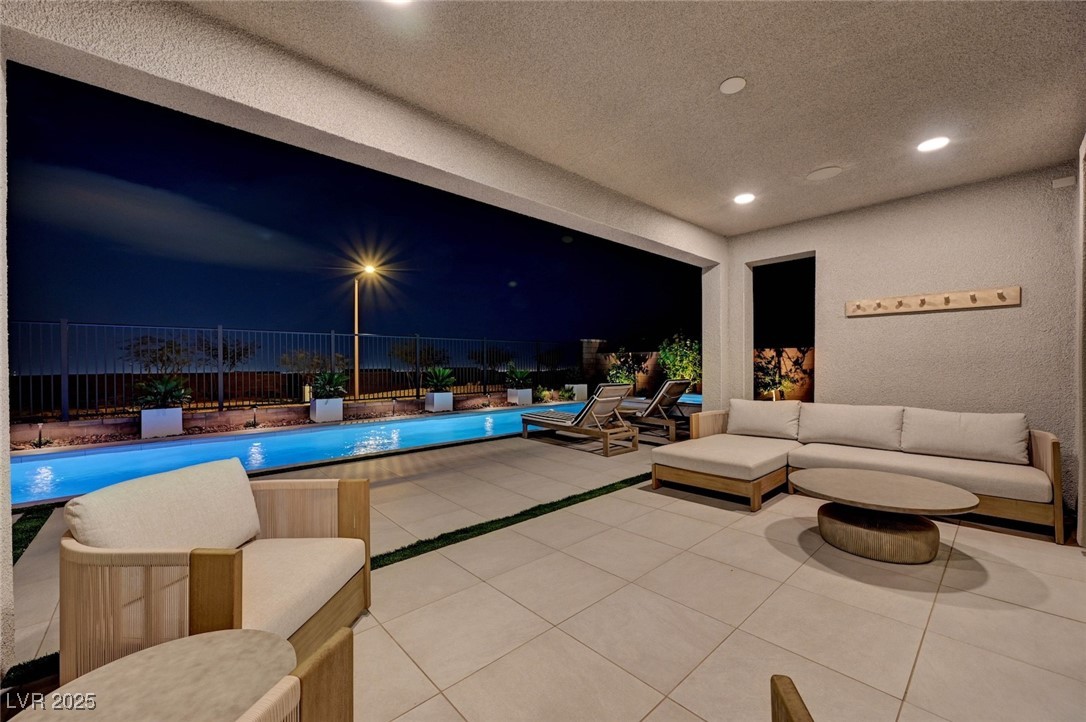 472 Windstone Crest Avenue