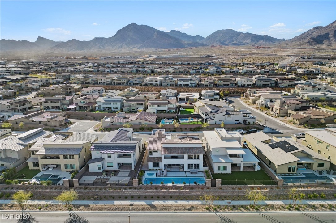 472 Windstone Crest Avenue