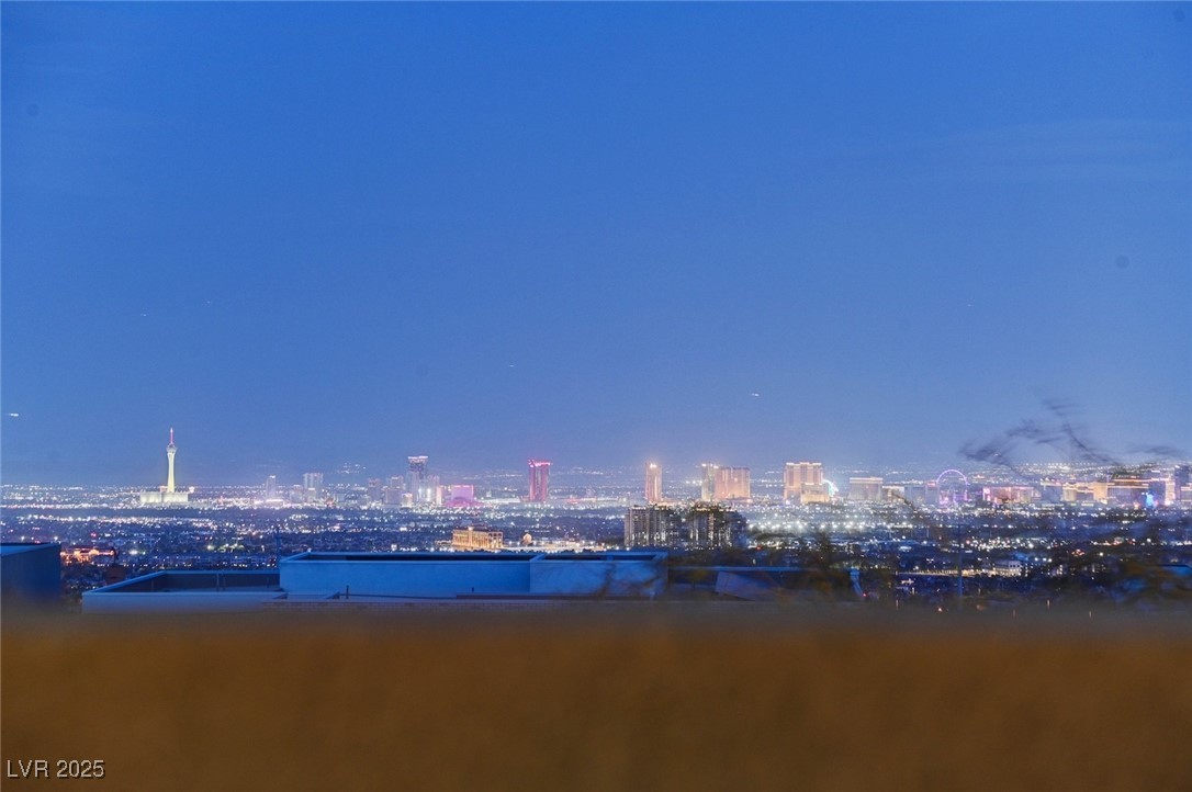 472 Windstone Crest Avenue