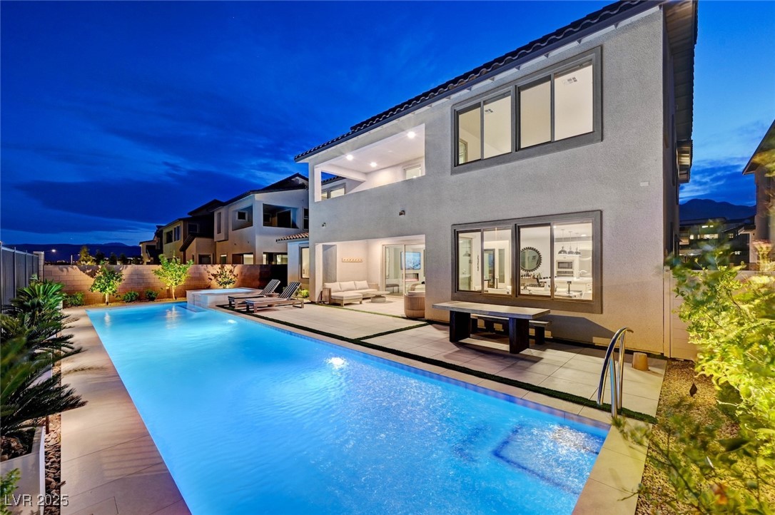 472 Windstone Crest Avenue