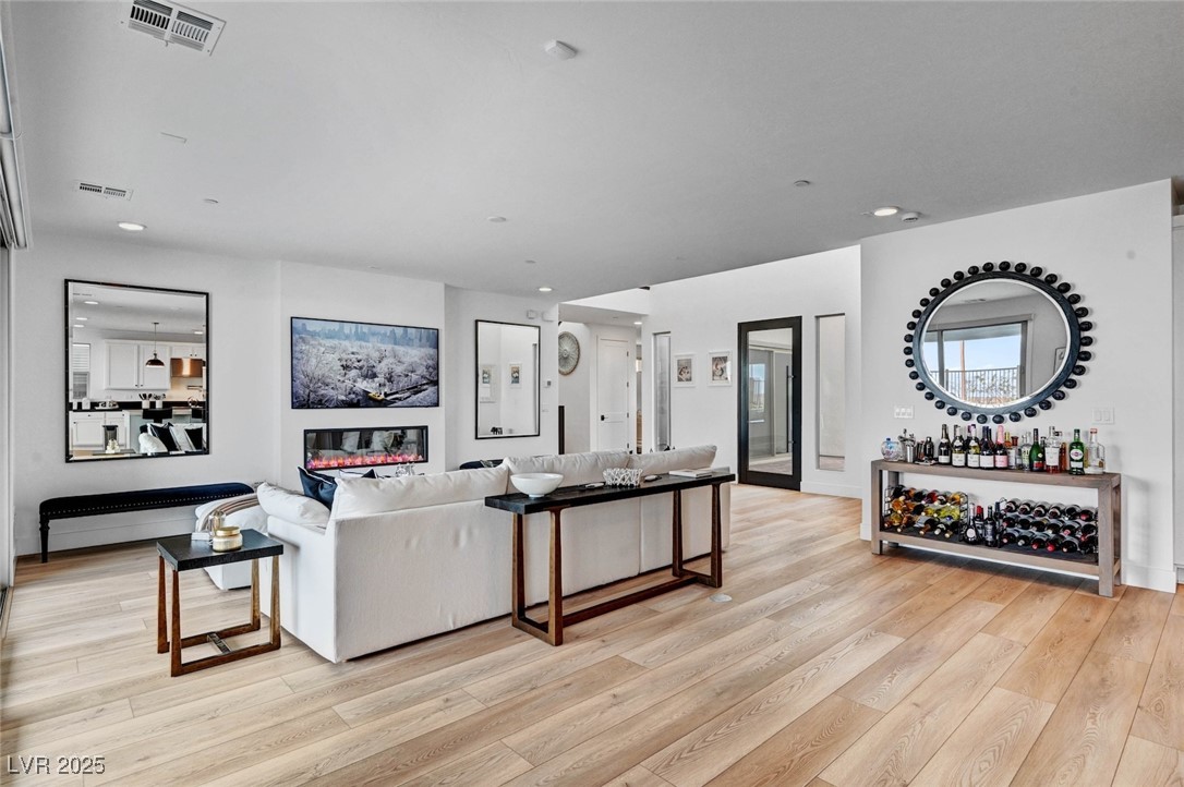 472 Windstone Crest Avenue