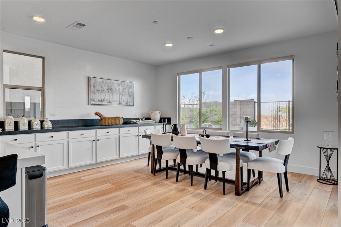 472 Windstone Crest Avenue