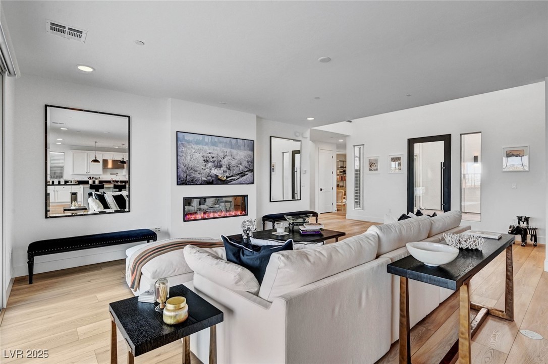 472 Windstone Crest Avenue