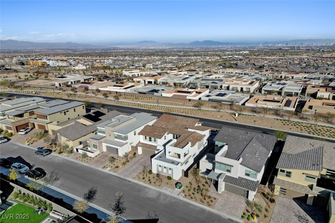 472 Windstone Crest Avenue