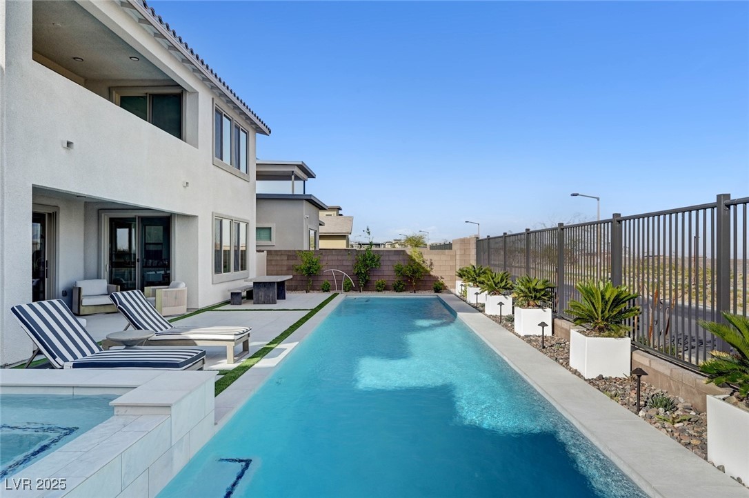 472 Windstone Crest Avenue