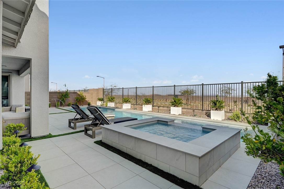 472 Windstone Crest Avenue