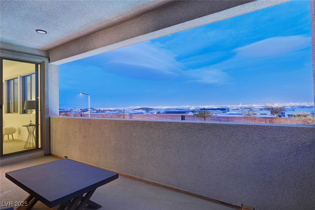 472 Windstone Crest Avenue