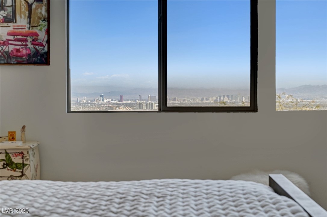 472 Windstone Crest Avenue