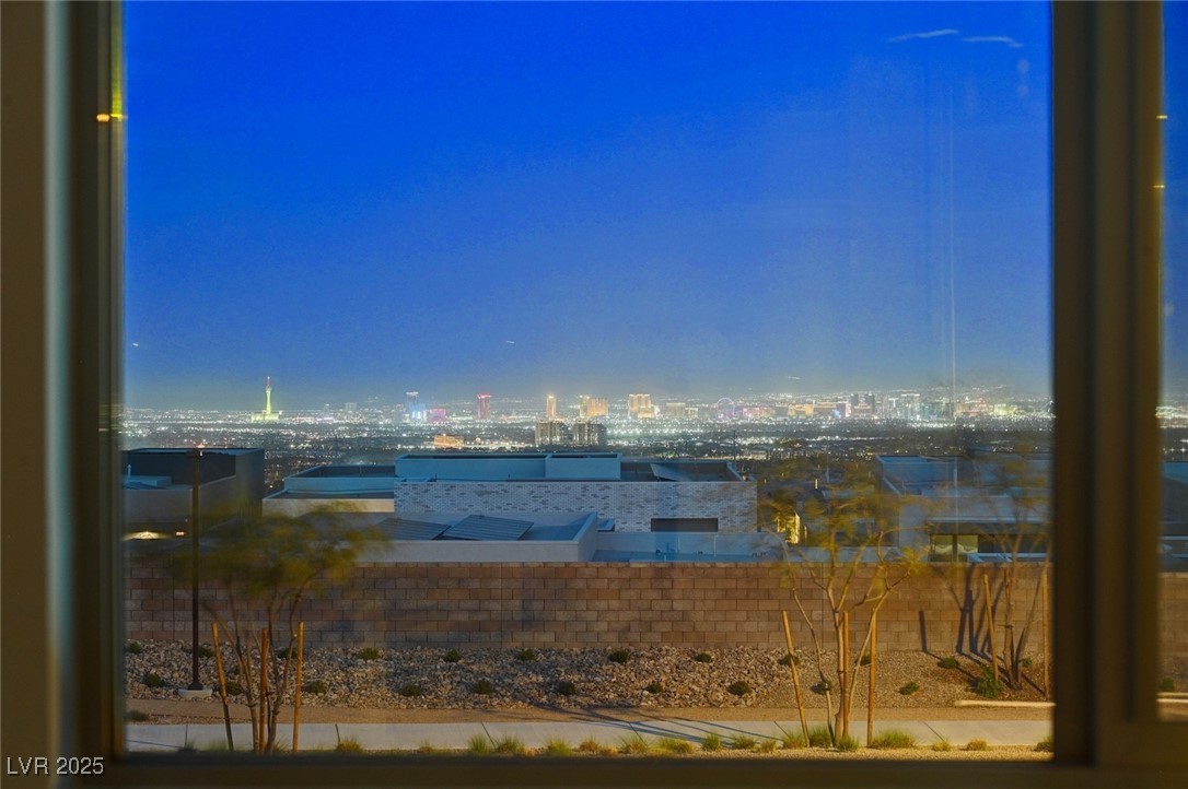 472 Windstone Crest Avenue