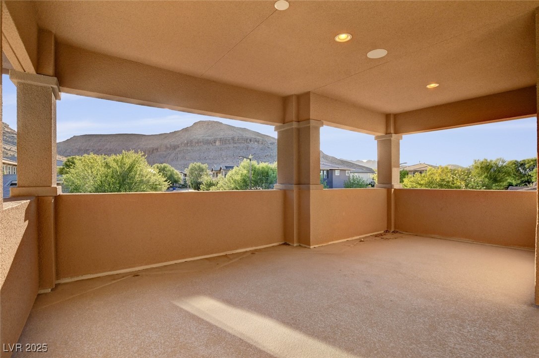 5906 Sky Ridge Falls Drive