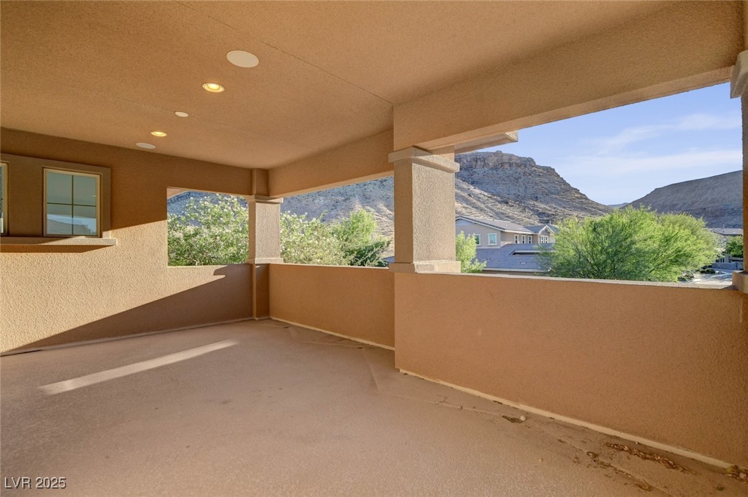 5906 Sky Ridge Falls Drive
