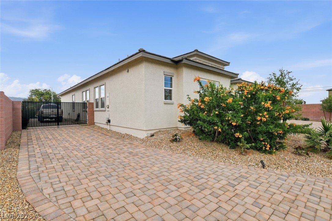 5702 Kings Bluff Avenue