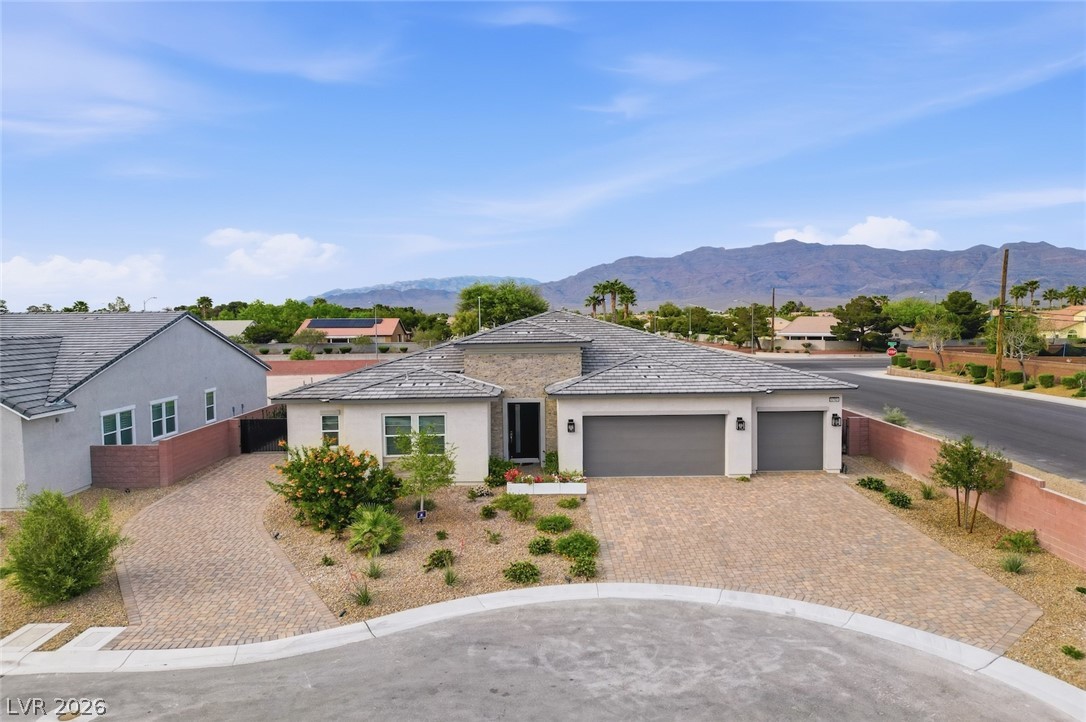 5702 Kings Bluff Avenue