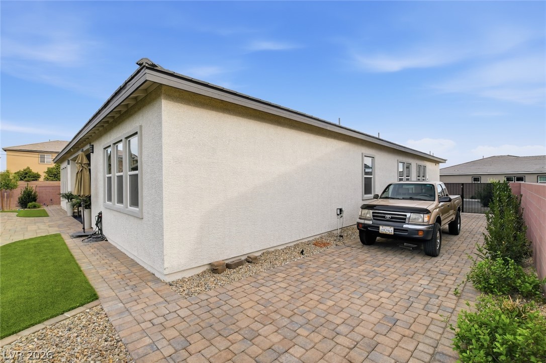 5702 Kings Bluff Avenue