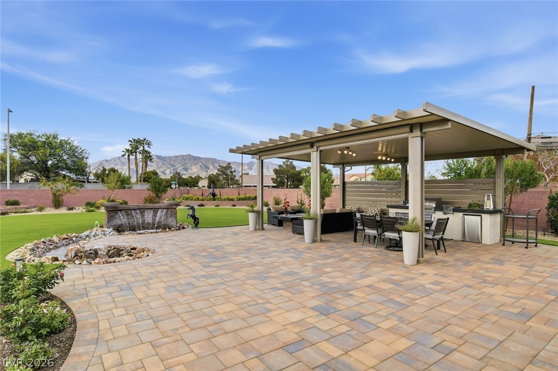 5702 Kings Bluff Avenue