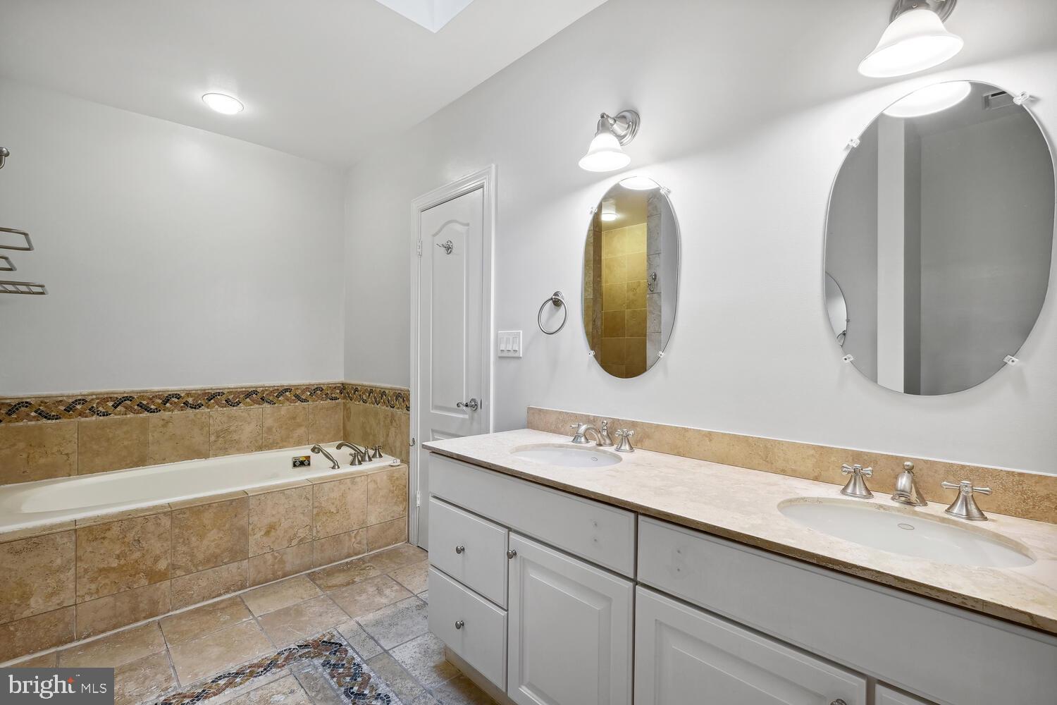 4028 CHANCERY COURT NW