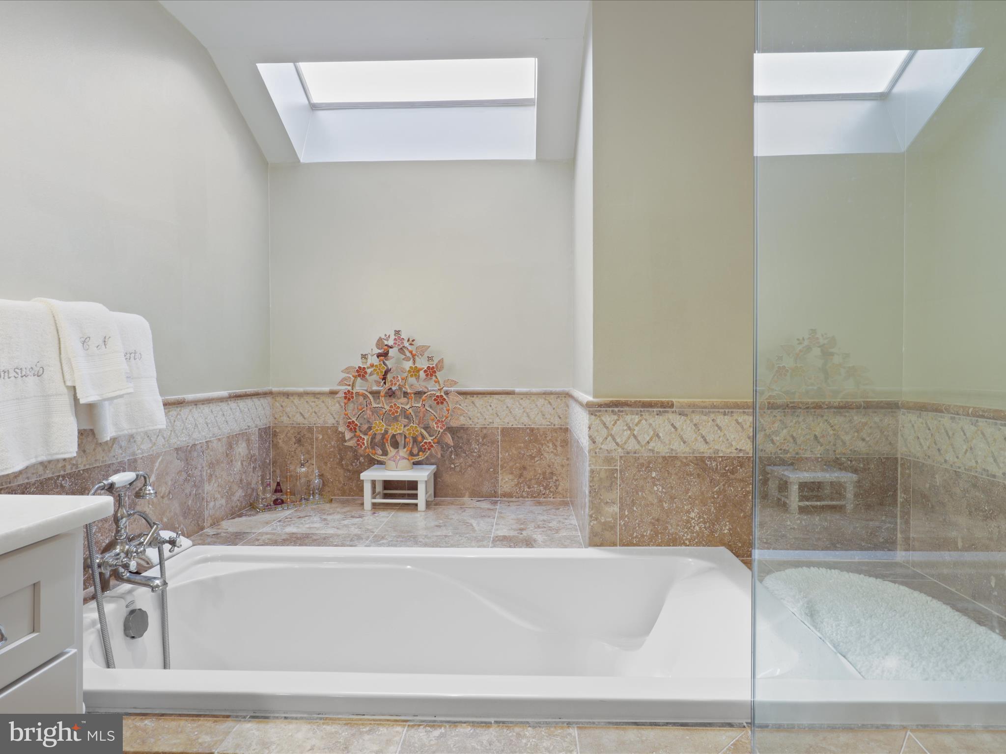 3929 HIGHWOOD COURT NW