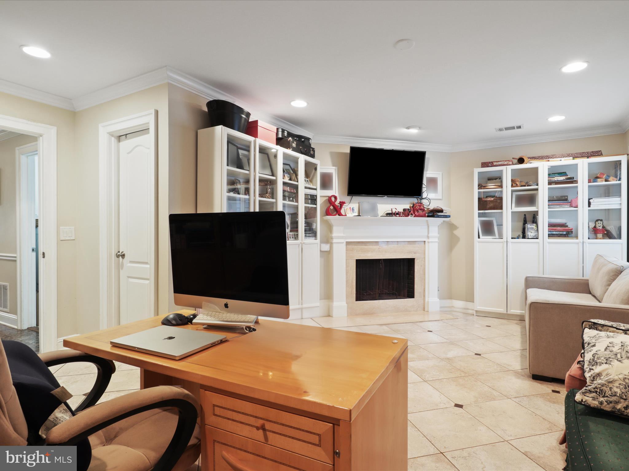 3929 HIGHWOOD COURT NW