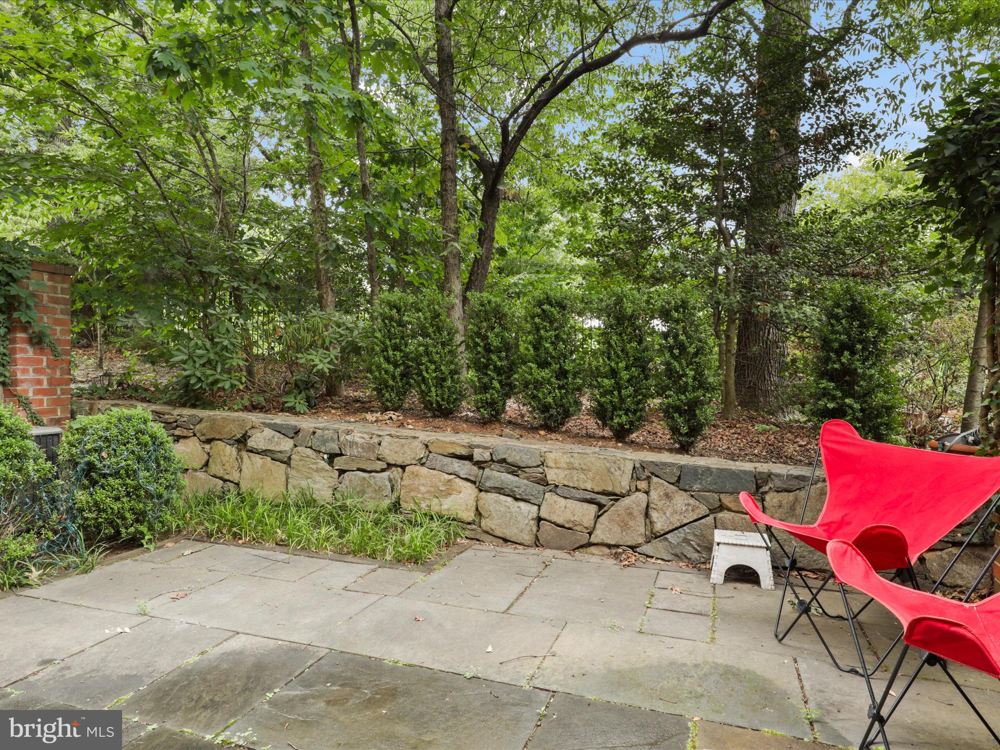 3929 HIGHWOOD COURT NW