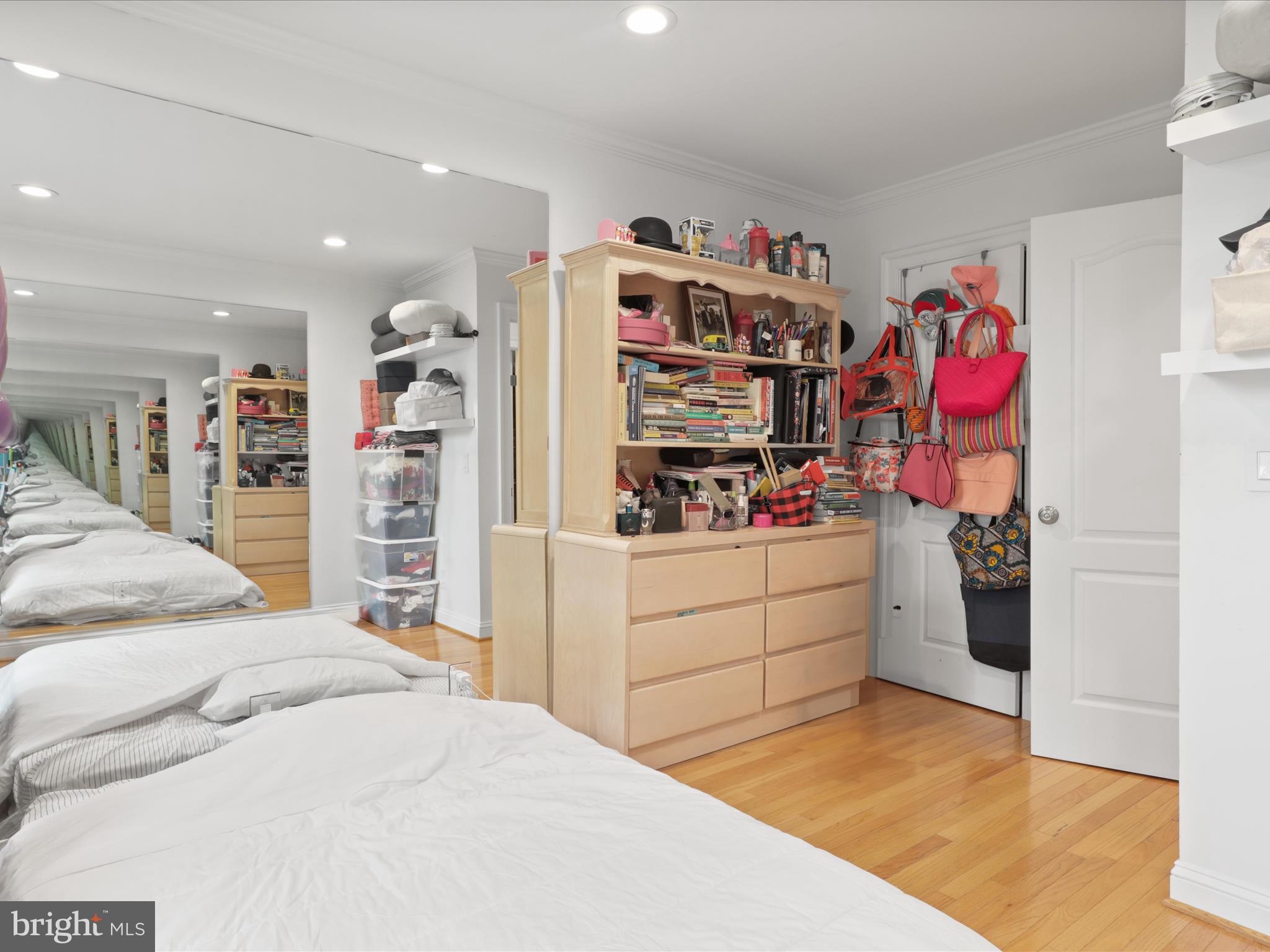 3929 HIGHWOOD COURT NW