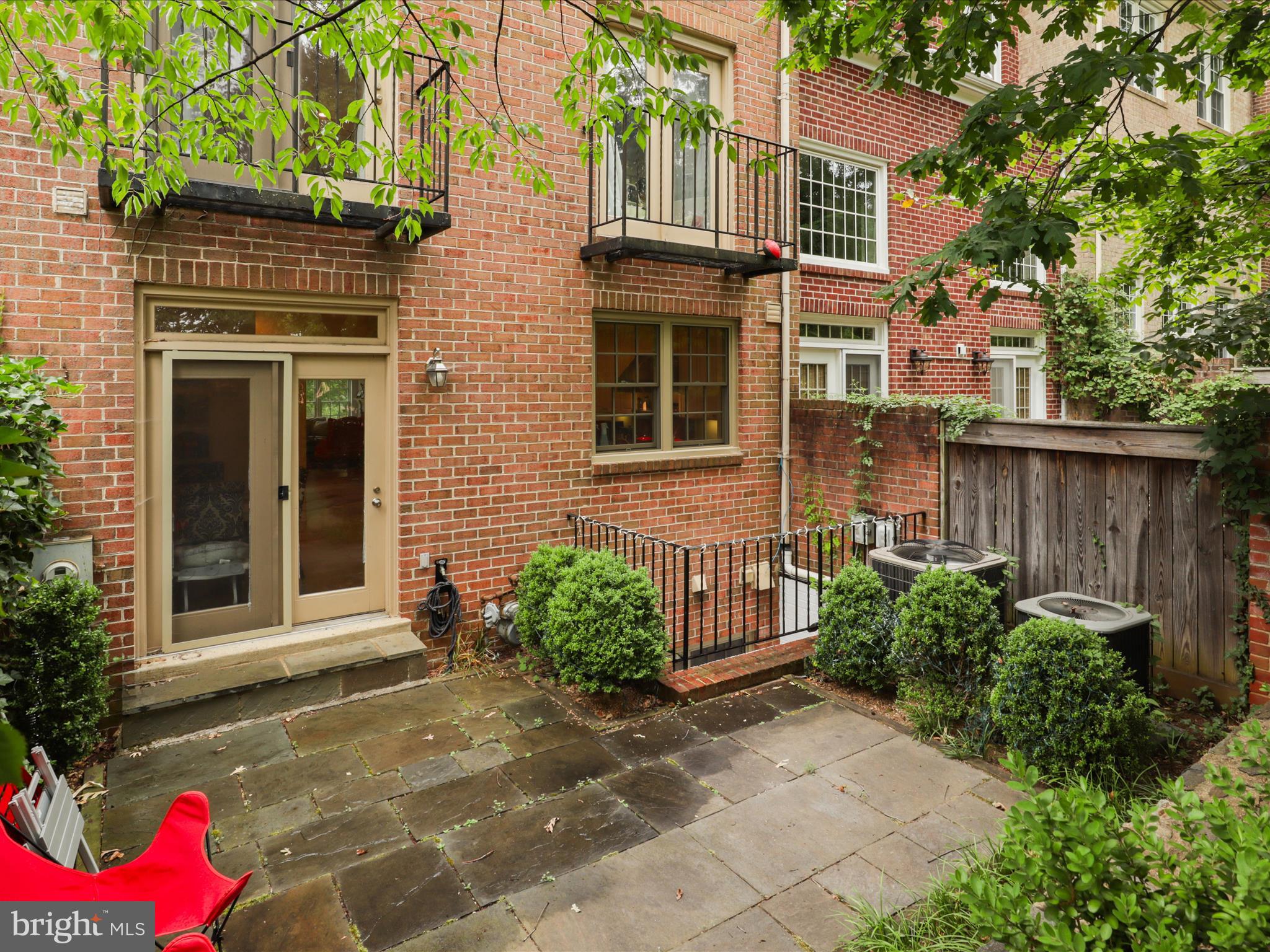 3929 HIGHWOOD COURT NW