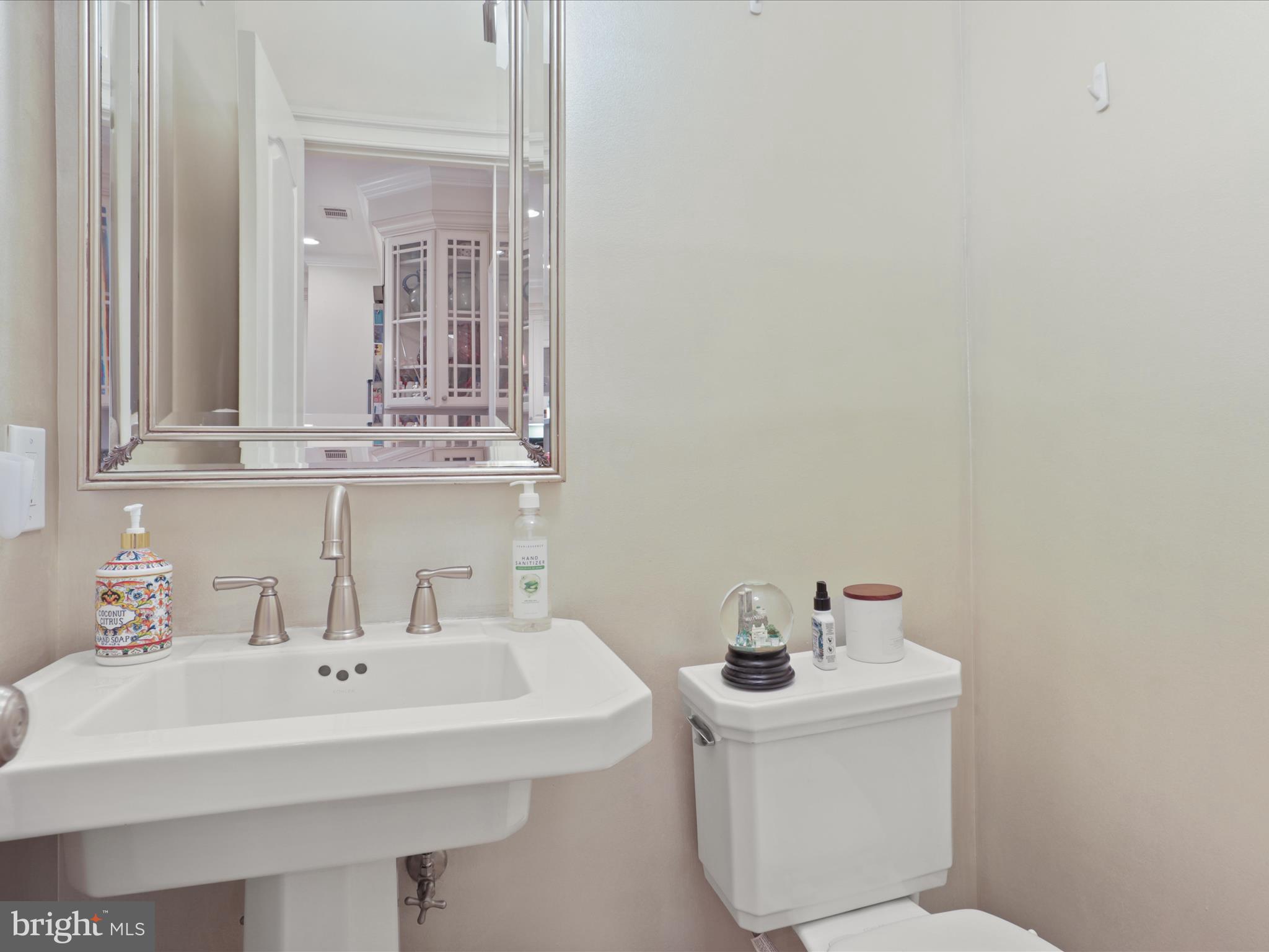 3929 HIGHWOOD COURT NW