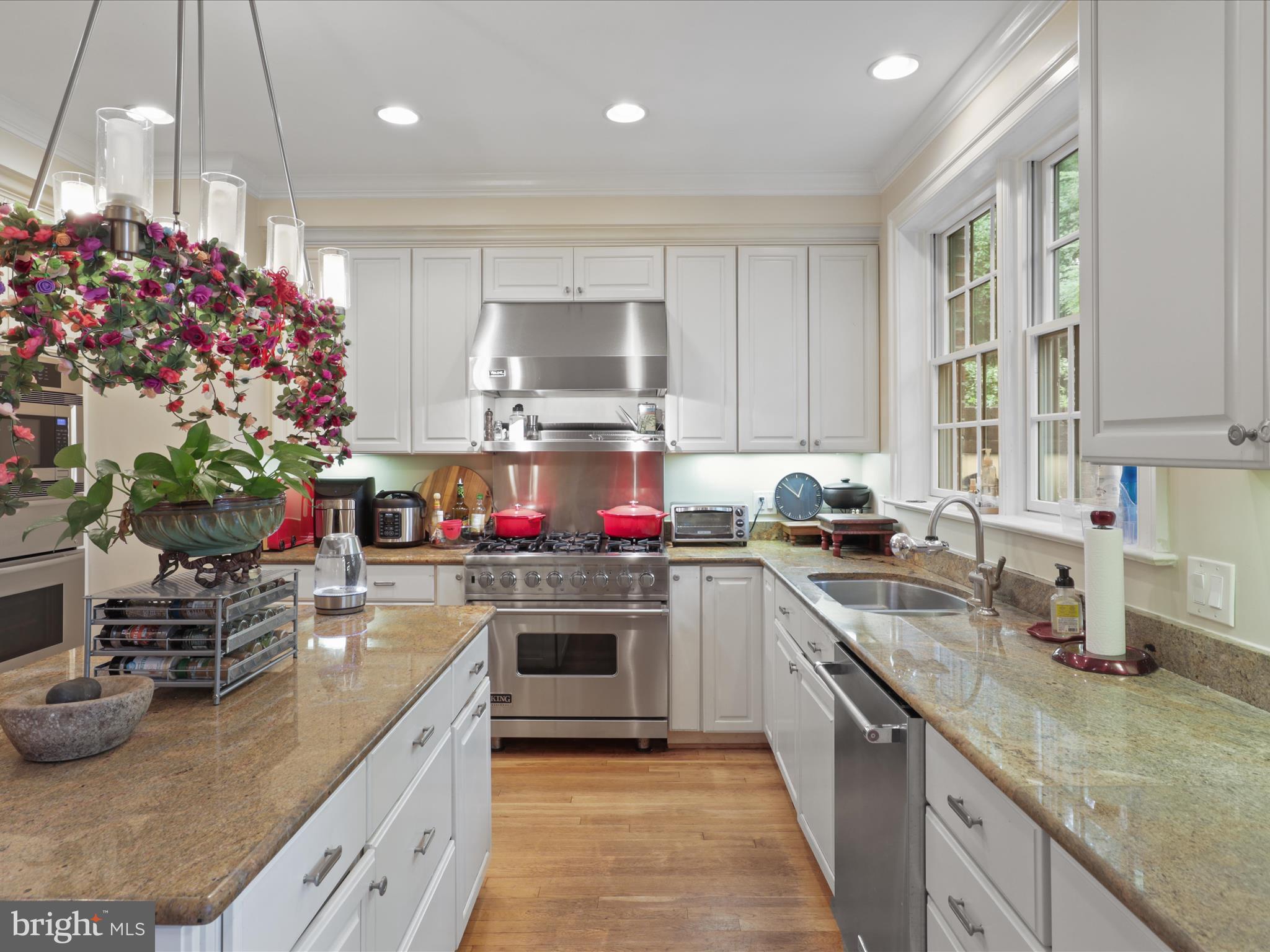 3929 HIGHWOOD COURT NW