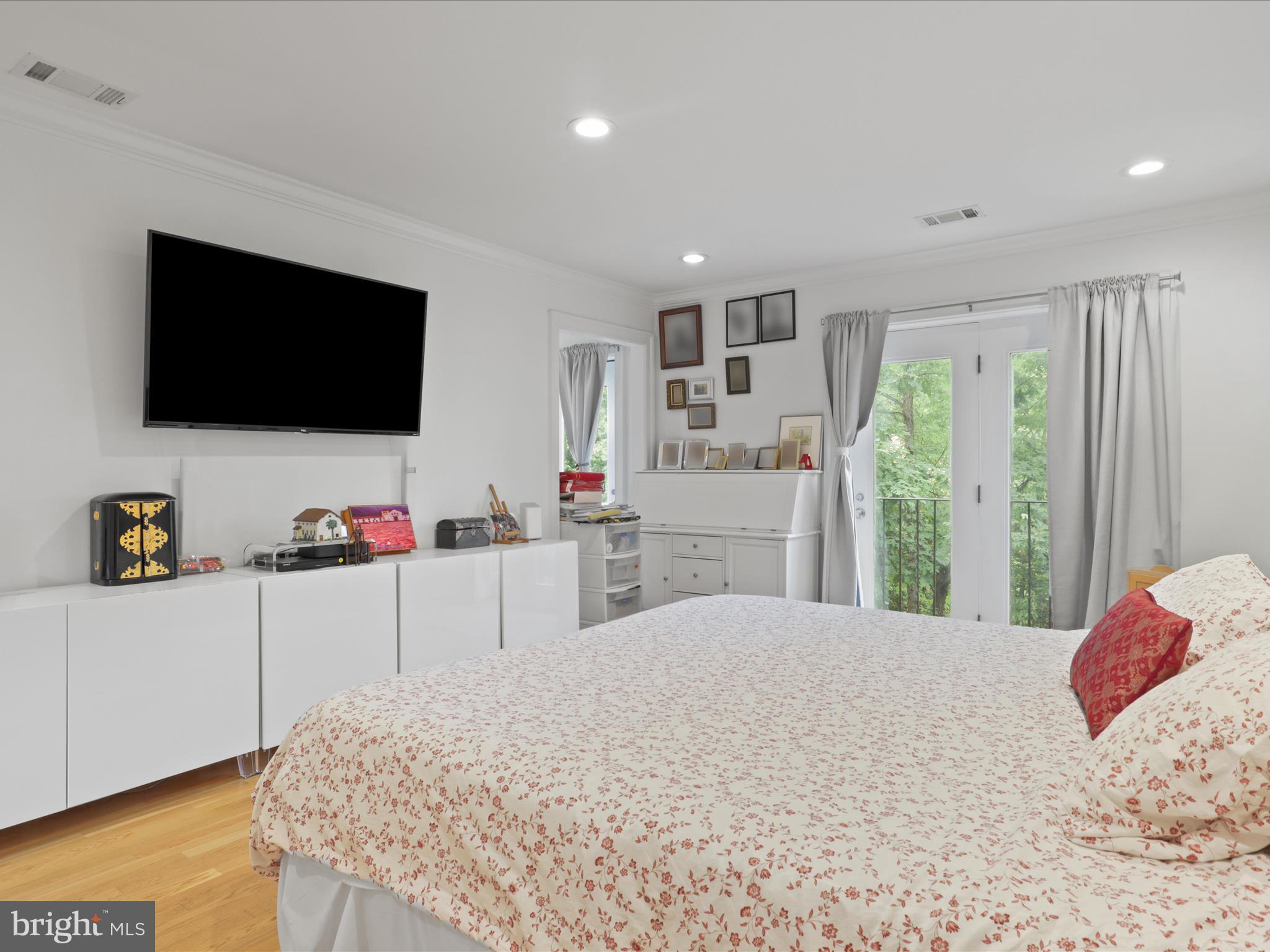 3929 HIGHWOOD COURT NW