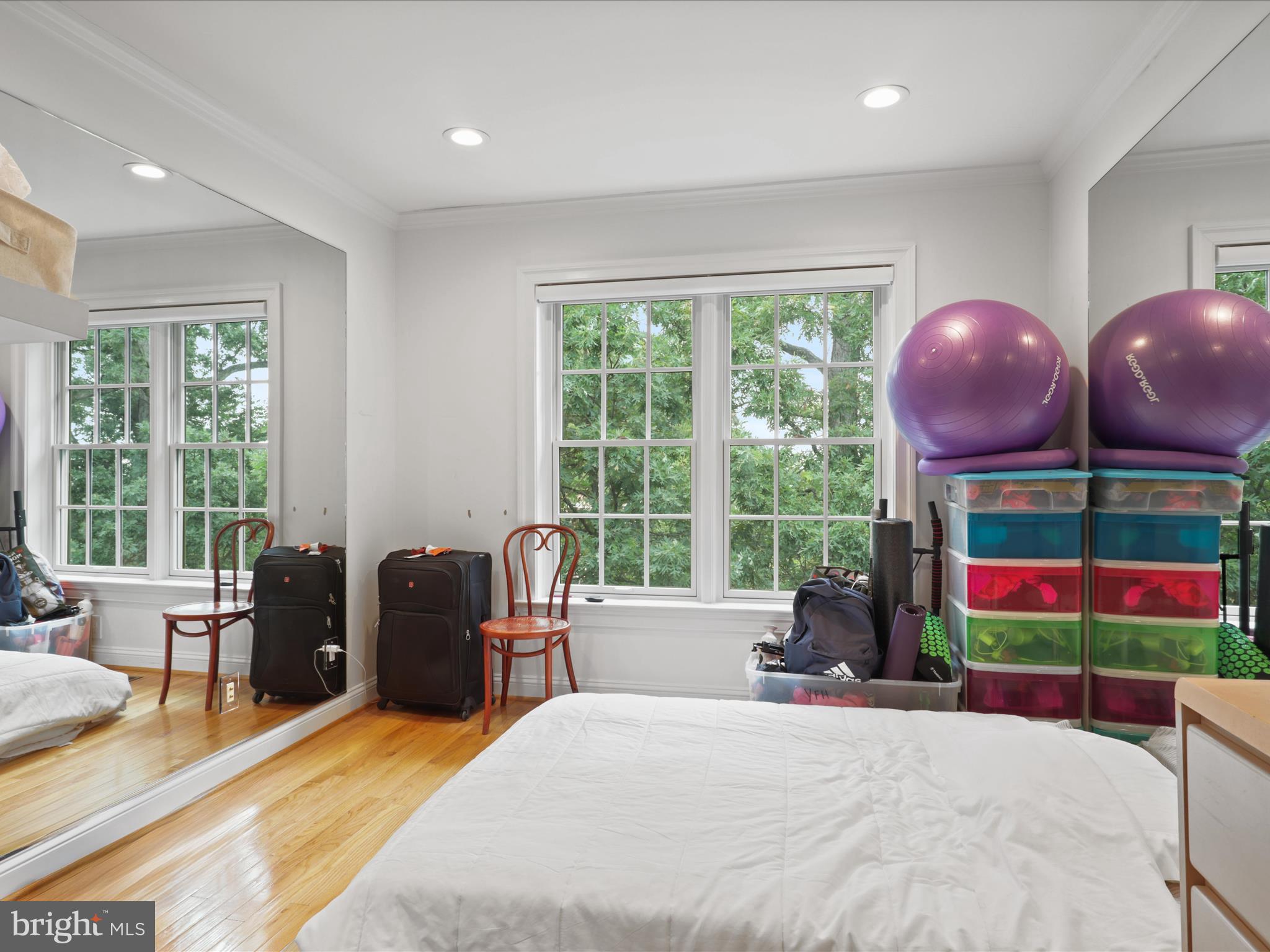 3929 HIGHWOOD COURT NW