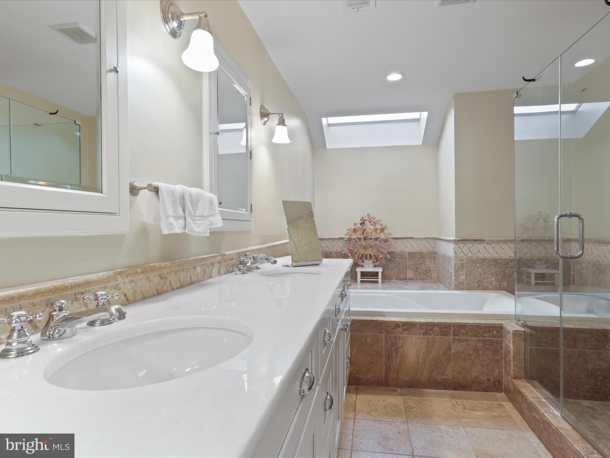 3929 HIGHWOOD COURT NW