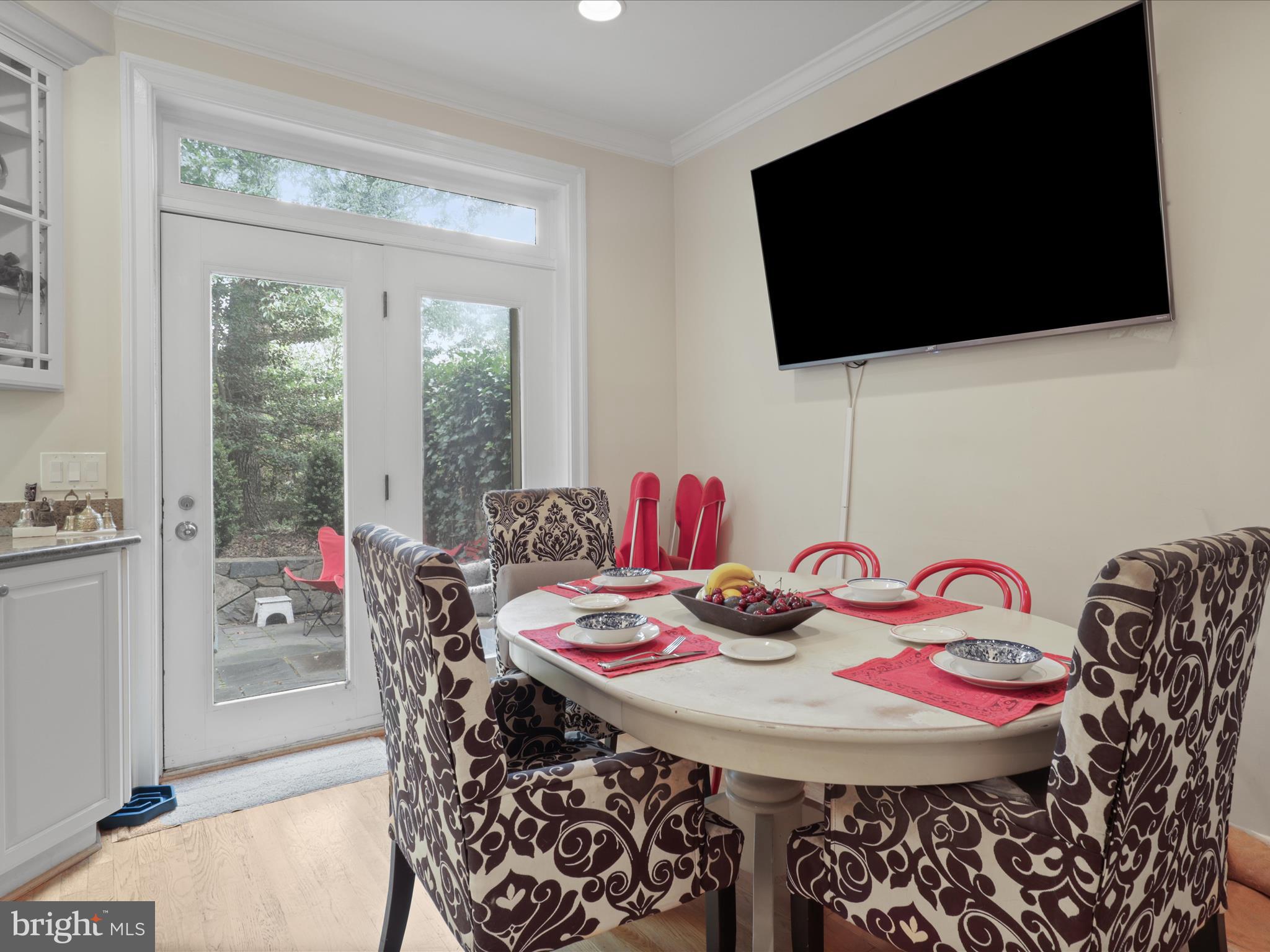 3929 HIGHWOOD COURT NW