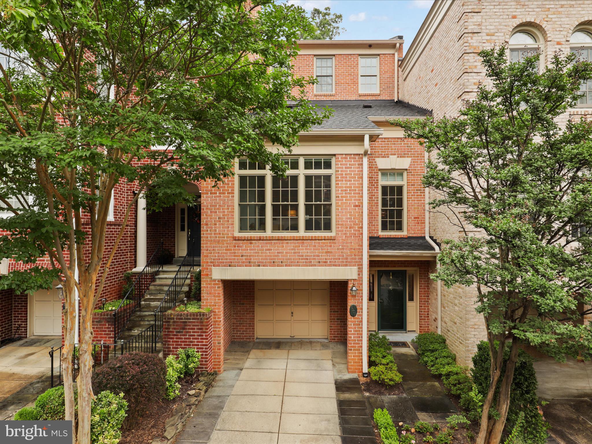 3929 HIGHWOOD COURT NW