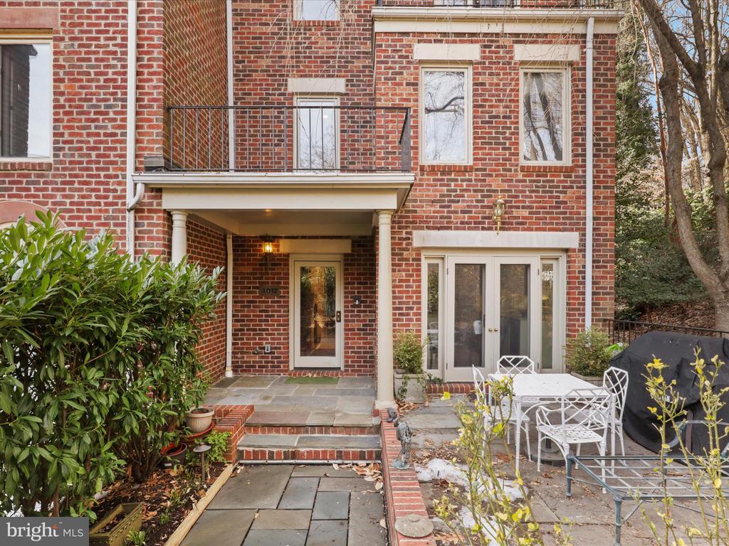 4012 CHANCERY COURT NW