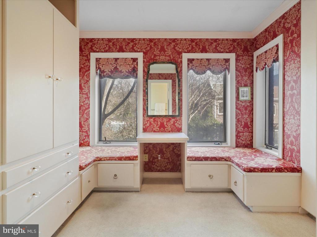 4012 CHANCERY COURT NW