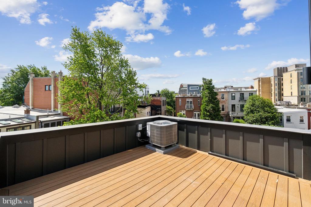 23 LOGAN CIRCLE NW NO. 6