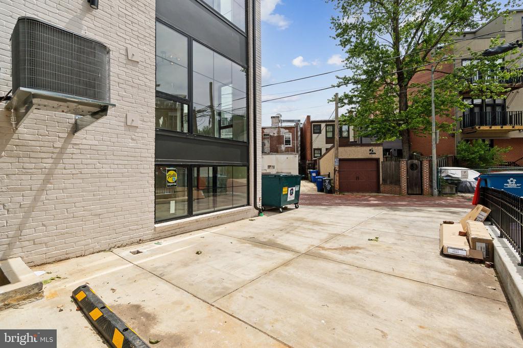 23 LOGAN CIRCLE NW NO. 6